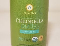 CHLORELLA, es una diminuta microalga unicelular de agua dulce. Su nombre en latín significa "pequeña verde" refiriéndose al contenido de CROROFILA que gracias a su excelente aporte de vitaminas y minerales es considerada un SUPERALIMENTO.